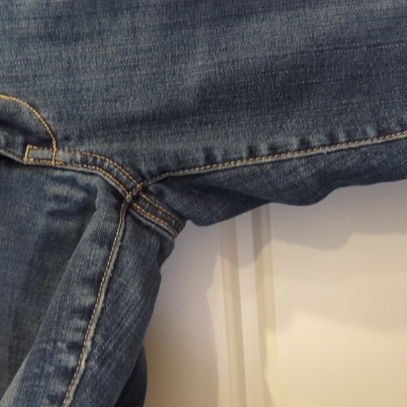 Blue Jeans - Picture 5 of 9